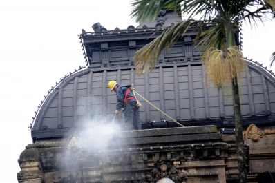 Una limpieza de la Casa de Gobierno, antes del Bicentenario