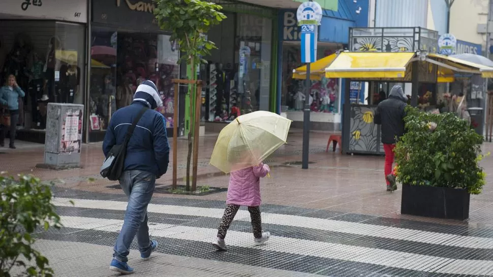 Tucumán continúa en alerta meteorológica por lluvias intensas