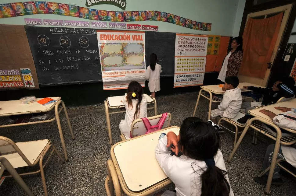 EN EL AULA. Vincular la escuela con el mundo del trabajo y la innovación en las aulas es el gran desafío. LA GACETA / FOTO DE OSVALDO RIPOLL.
