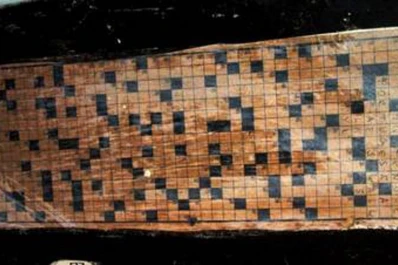 Una anciana arruinó una obra de arte, al creer que era un crucigrama para completar