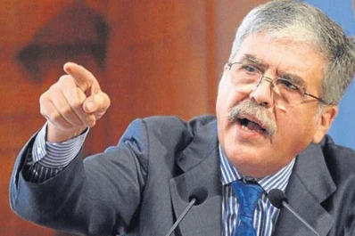 Procesaron a De Vido por la compra de trenes a España y Portugal