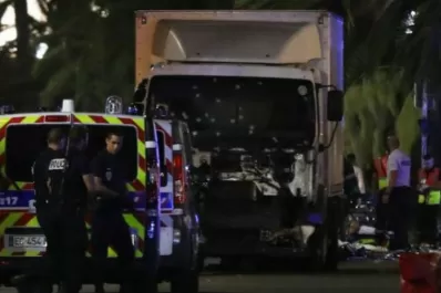 Video: así avanzó sobre la multitud el camión en Niza