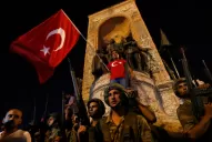 Video: un helicóptero abrió fuego contra civiles en la capital turca