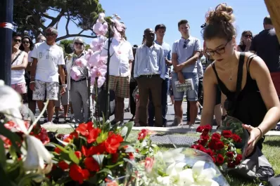 Se decretó tres días de luto nacional en Francia tras el atentado de Niza que dejó 84 muertos