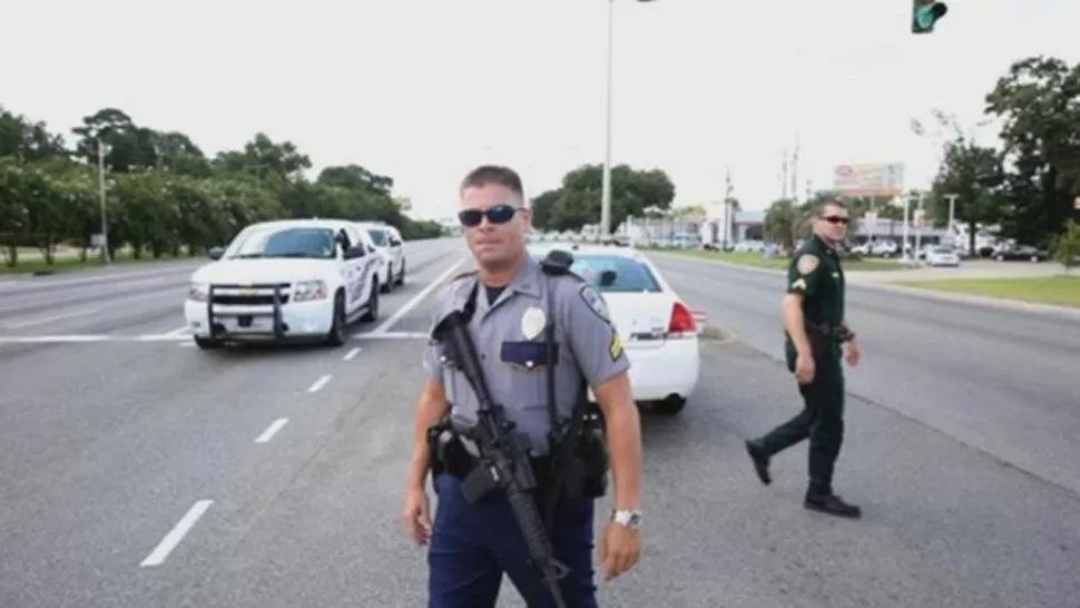 TIROTEO EN LOUISIANA. Varios policías heridos. FOTO TOMADA DE ELMUNDO.ES