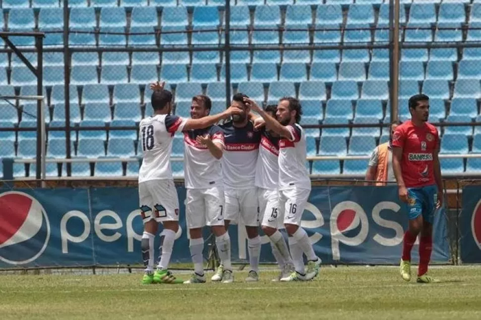 El festejo Azulgrana tras el gol de Blanco.
FOTO TOMAA DE PRENSALIBRE.COM