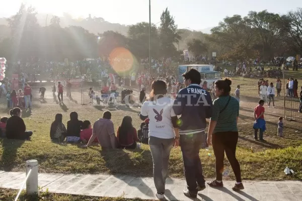 No se podrán realizar reuniones sociales el lunes, advirtió el Gobierno