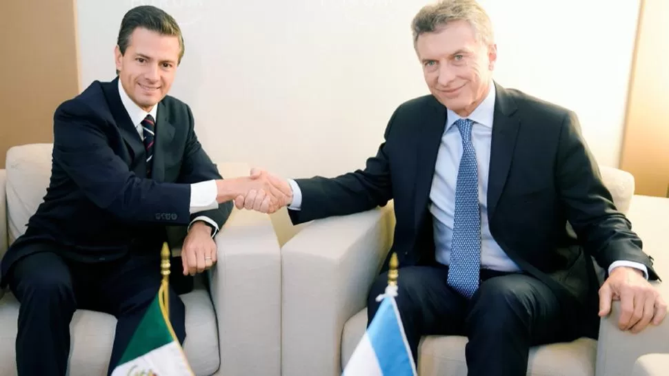 ENCUENTRO. Peña Nieto y Macri ya se habían reunido en Davos, Suiza. ARCHIVO LA GACETA