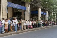 ¿El fin de las colas eternas? Tres puntos clave de la ley que prohíbe las esperas