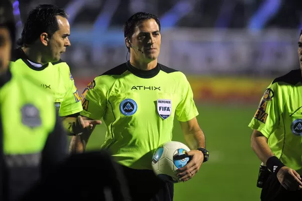 La AFA designó a Vigliano como árbitro del primer encuentro