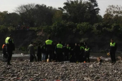 Encontraron un cadáver cerca del puente Lucas Córdoba; sospechan que fue un homicidio