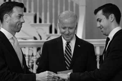 El vicepresidente de Estados Unidos ofició un casamiento igualitario en su casa