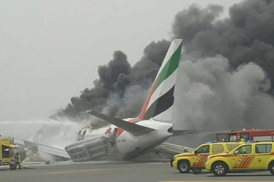 Un avión de Emirates sufrió un incendio y aterrizó de emergencia en Dubai