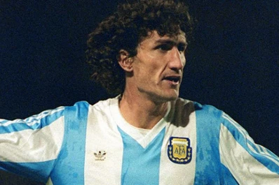 A través de Facebook Maradona felicitó al Patón Bauza