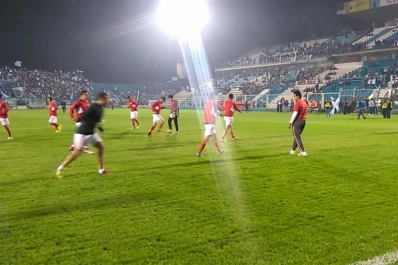 El público pobló El Monumental y calentó la previa del clásico