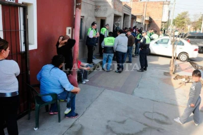 Casi 200 policías coparon Villa 9 de Julio para frenar la pelea de los clanes Toro-Carrión