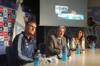Bauza viajará a España para convencer a Messi de que vuelva a la Selección