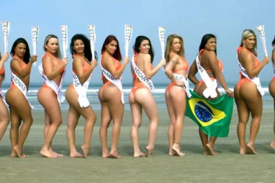 Las candidatas a Miss Bum Bum encendieron los Juegos Olímpicos