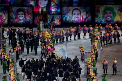 Los deportistas argentinos y Macri tuitearon durante la ceremonia