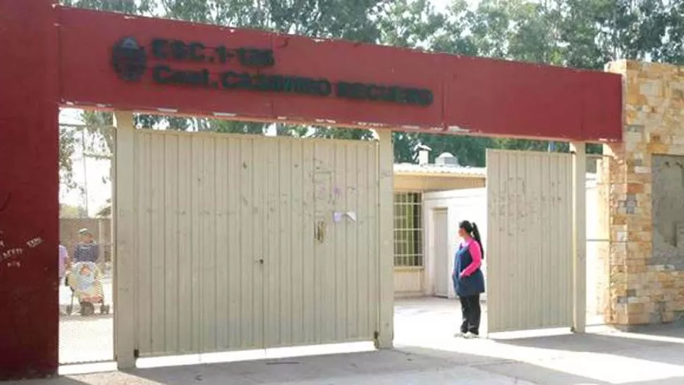 EN UNA ESCUELA. Ataque brutal a una docente frente a sus alumnos en Mendoza. FOTO TOMADA DE INFOBAE.COM