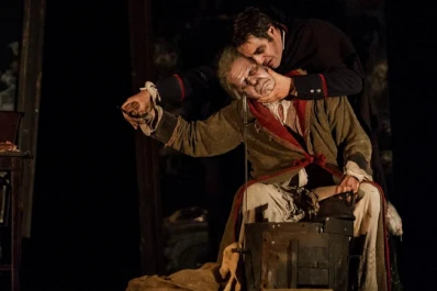 La última noche de Rosas, entre fantasmas y recuerdos