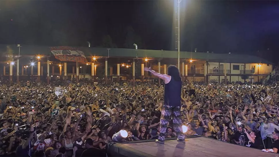 FIGURA. La Mona Jiménez es uno de los artistas más esperados en Ranchillos.