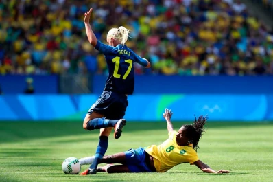 Suecia eliminó a Brasil y es finalista en el fútbol femenino