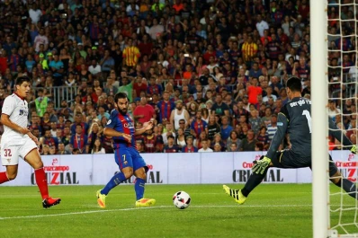 Barcelona goleó a Sevilla conquistó la Supercopa