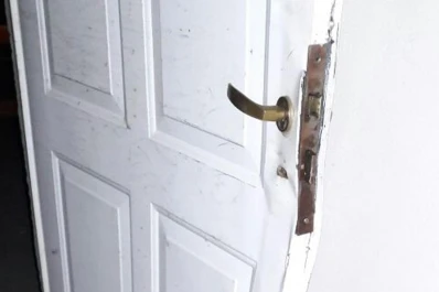 Descubrió ladrones en su casa, le gatillaron y no salieron las balas