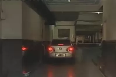 Allanan el Ministerio de Energía por una denuncia contra Aranguren