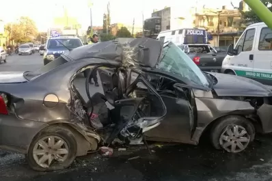 Falleció uno de los jóvenes que chocó ayer en la avenida Belgrano