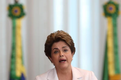 Diputados del PT buscan detener el juicio contra Dilma