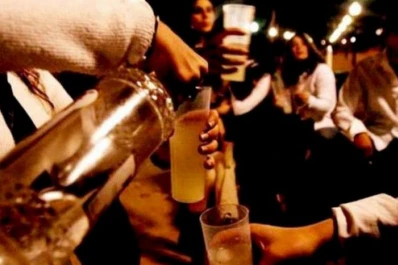 Detuvieron a cinco adolescentes por engañar a mujeres, drogarlas y abusar de ellas