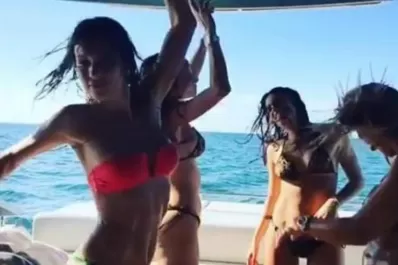 Pampita mostró un baile sensual junto a sus amigas
