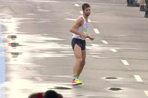 Video: la conmovedora imagen del argentino que terminó último la maratón