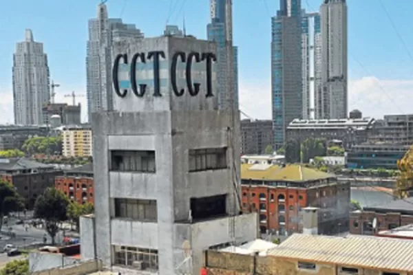 Un triunvirato conducirá desde mañana la CGT unificada