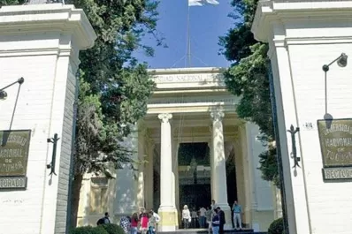 Docentes universitarios adhieren al paro y el miércoles no habrá clases en la UNT