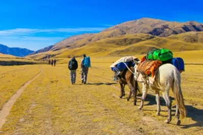 Construirán una ecosenda que conectará Yerba Buena con Tafí del Valle
