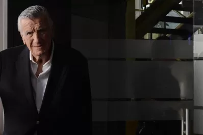 Gioja, presidente del PJ, no descartó hoy un acuerdo electoral con Massa para 2017