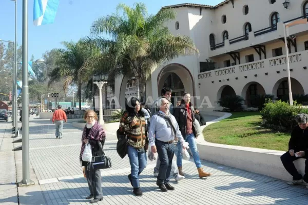 Alojarse en Las Termas de Río Hondo sale lo mismo que en Viena, según un informe