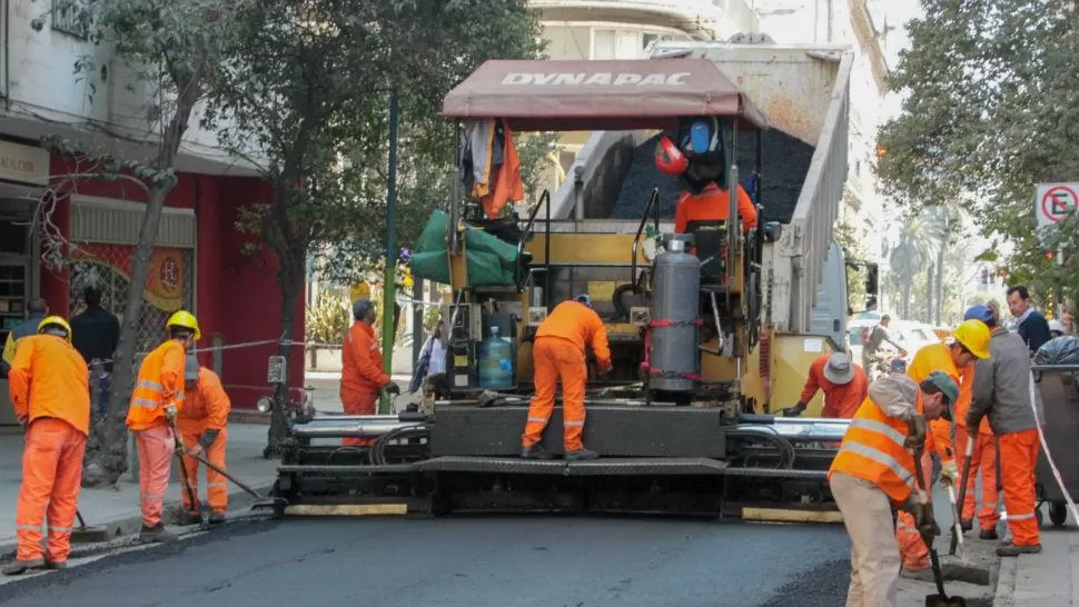 A buscar vías alternativas: estas calles están cortadas por trabajos de repavimentación