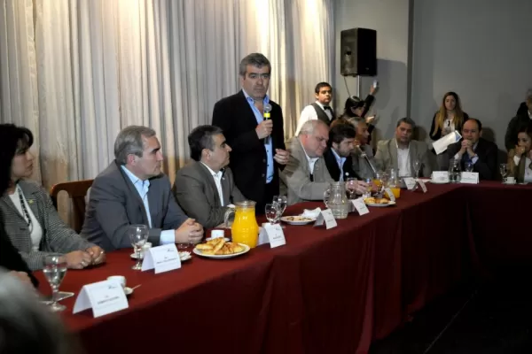 Opositores reclaman una reforma electoral