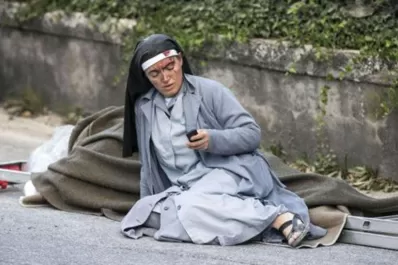 La historia de la monja ensangrentada que se convirtió en la cara del terremoto en Italia
