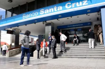 Allanan el Banco de Santa Cruz por la investigación sobre la ruta del dinero K