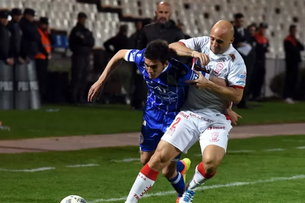 Por Sigales, Godoy Cruz le ganó a Huracán en Mendoza