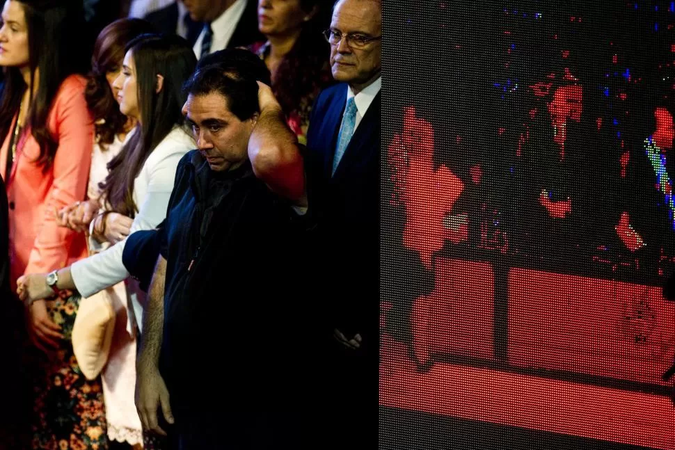 LARGA ESPERA. El 29 de octubre del año pasado, durante la asunción de las nuevas autoridades, Mansilla siguió el acto desde un costado del palco. la gaceta / FOTO DE JORGE OLMOS SGROSSO (ARCHIVO)