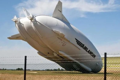 Se estrelló un moderno dirigible inglés
