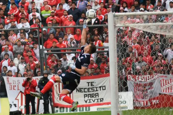 El arquero Lanzillotta fue figura de Argentinos y lo sufrió San Martín