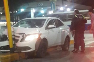 Se estrellaron contra un poste