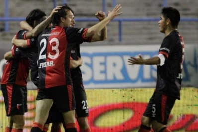 Colón le pegó en los momentos justos a Aldosivi en Mar del Plata